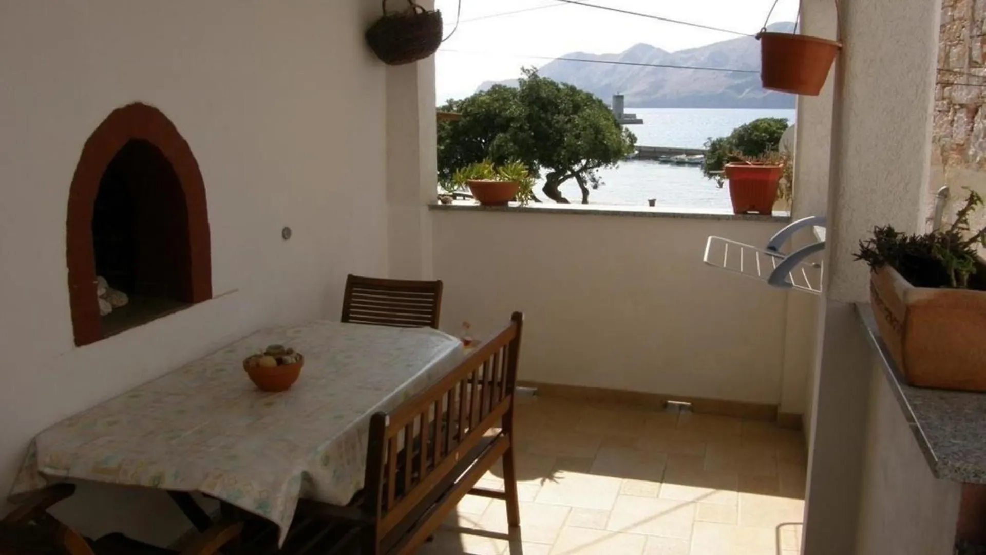 Apartment Im Hafen Und In Der Fussgaengerzone Baska