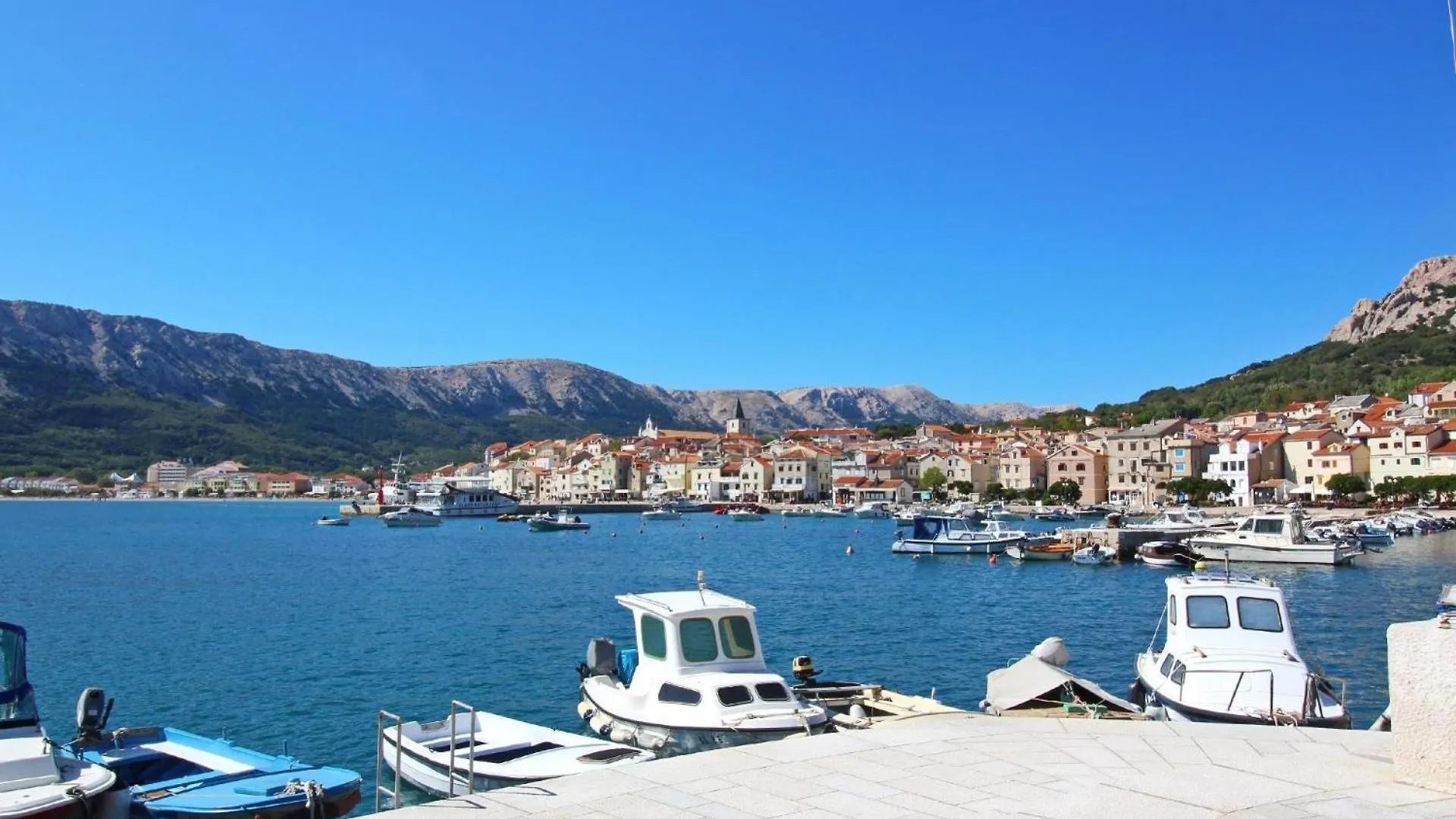 Apartment Im Hafen Und In Der Fussgaengerzone Baška