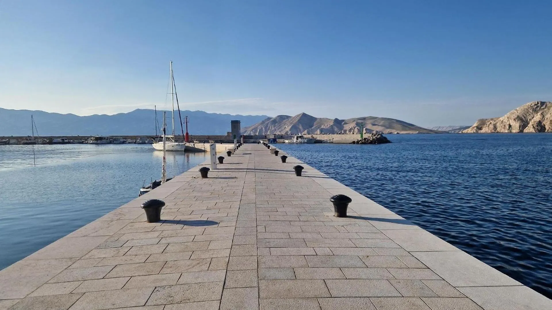Apartment Im Hafen Und In Der Fussgaengerzone Baska