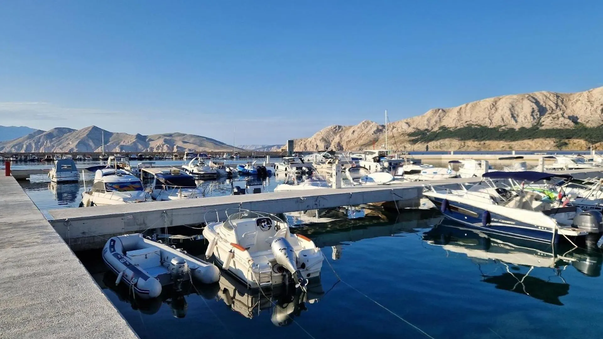 Apartment Im Hafen Und In Der Fussgaengerzone Baska  Croatia